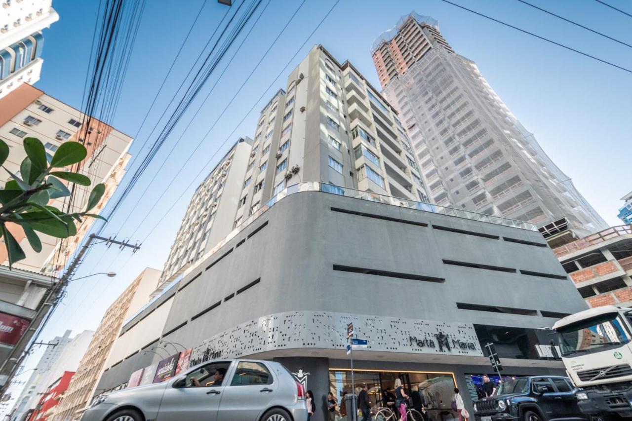Em Frente Ao Shopping Atlantico! Com Sacada, Garagem E Ar Condicionado Apartment บัลเนอาริโอ กังโบริว ภายนอก รูปภาพ