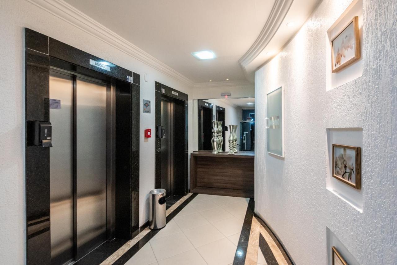 Em Frente Ao Shopping Atlantico! Com Sacada, Garagem E Ar Condicionado Apartment บัลเนอาริโอ กังโบริว ภายนอก รูปภาพ